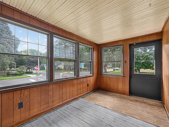 3rd image of 803 N 9th St