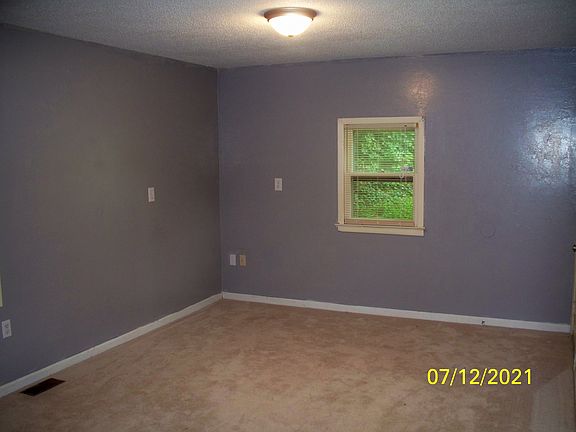 5th image of 626 S Forney Ave