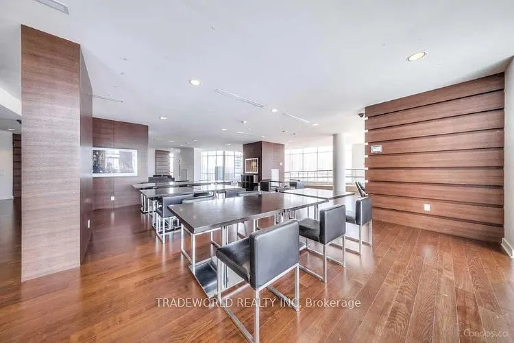 112 George St S #S818 — Photo 14