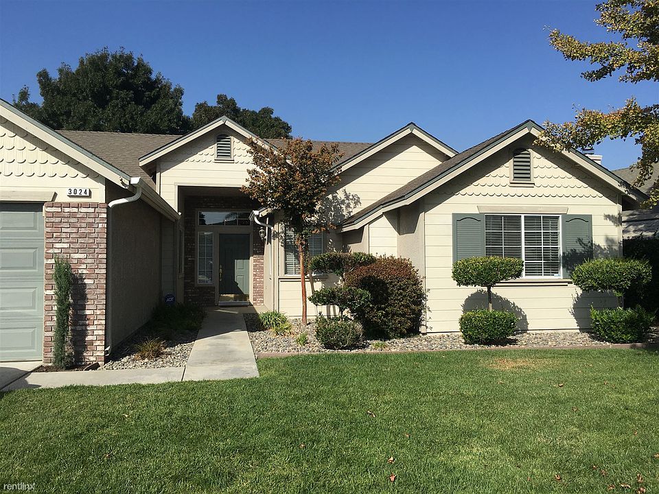 3024 Pine1