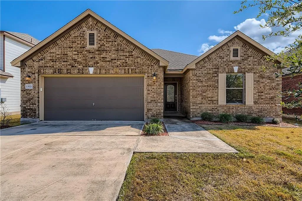 3 bed, 2.0 bath, 1678 sqft, $1,850 — Photo 1