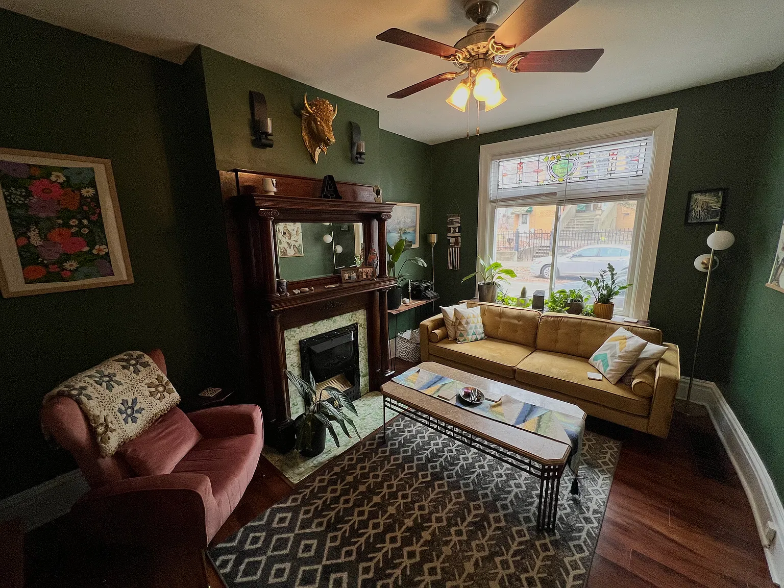 3 bed, 1200 sqft, $2,600 — Photo 4