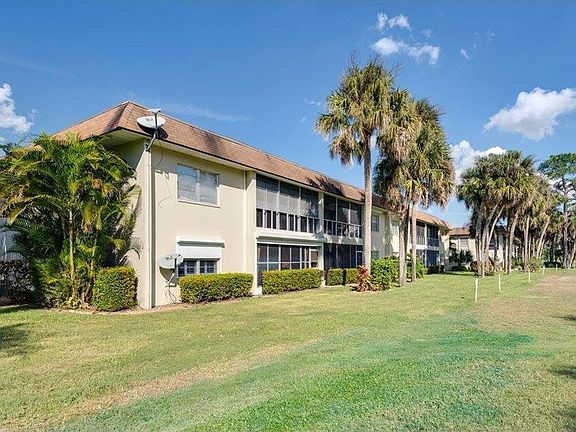 3rd image of 1707 Golf Club Dr APT 8