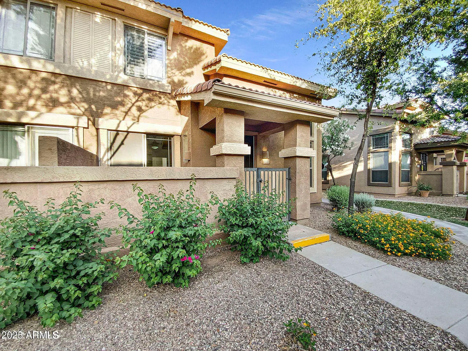 2 bed, 2.0 bath, 1385 sqft, $2,200 — Photo 1