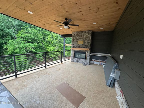 4th image of 440 Hatchet Way