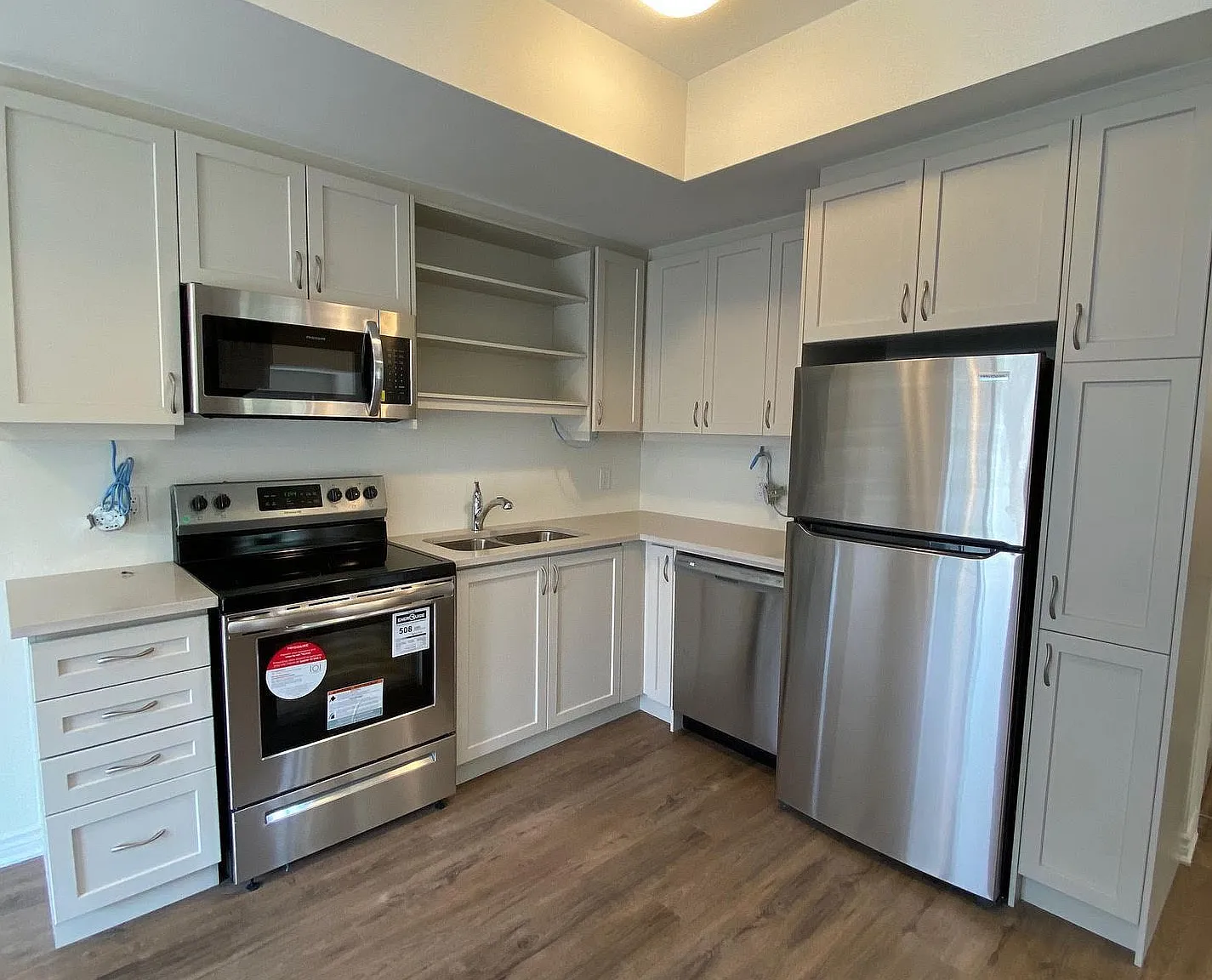 3 bed, $2,900 — Photo 2
