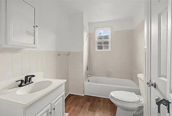 2619 Avenue F — Photo 3