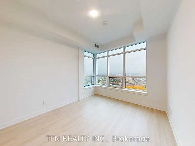 30 Upper Mall Way #2104 — Photo 14