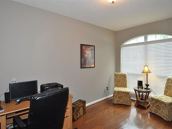 4th image of 18514 Catamaran Dr
