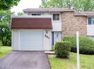591 Eric Way #591, Bolingbrook, IL 60440