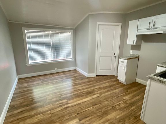 5th image of 213 S Ewing Ave #B