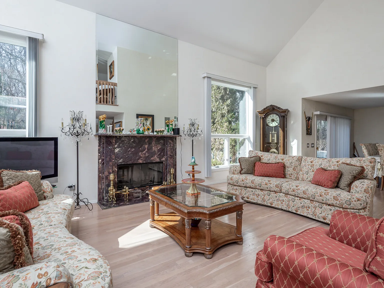 Deerfield Rd 4 Bed 4 Bath Pool Tennis — Photo 4