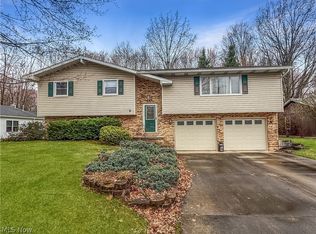 284 Old Oak Dr, Cortland, OH