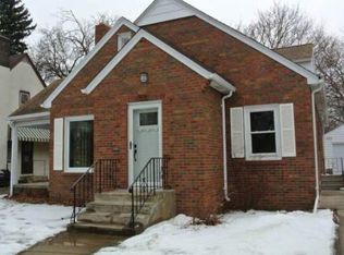 908 Montana Ave W, Saint Paul, MN 55117
