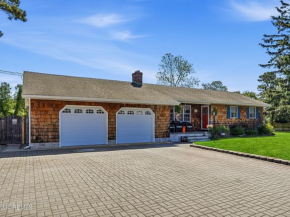 2nd image of 481 Admiral Road