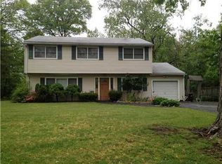 91 Falcon Rd, Livingston, NJ 07039