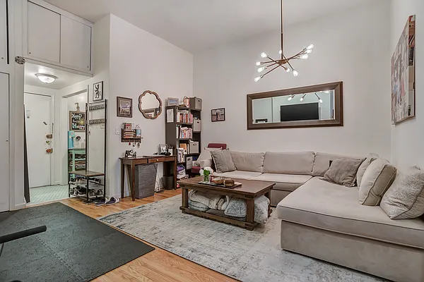 Rented by Larry Tauber, LREB | media 15