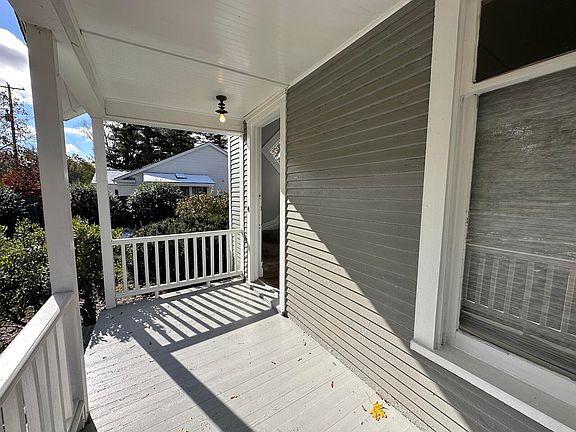 4th image of 1925 Nichols Rd