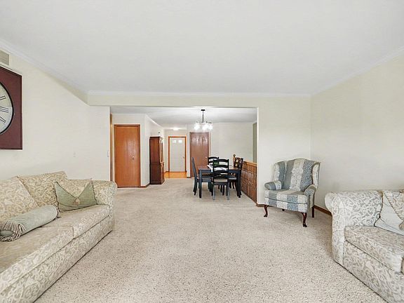 5th image of 48470 Rosewood Ln