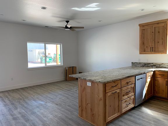 4th image of 1730 Palm Ave