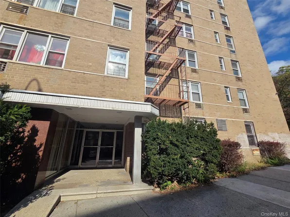 277 Van Cortlandt Ave E, Bronx, NY 10467