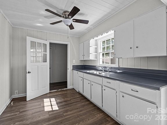 4th image of 416 E 8th Ave