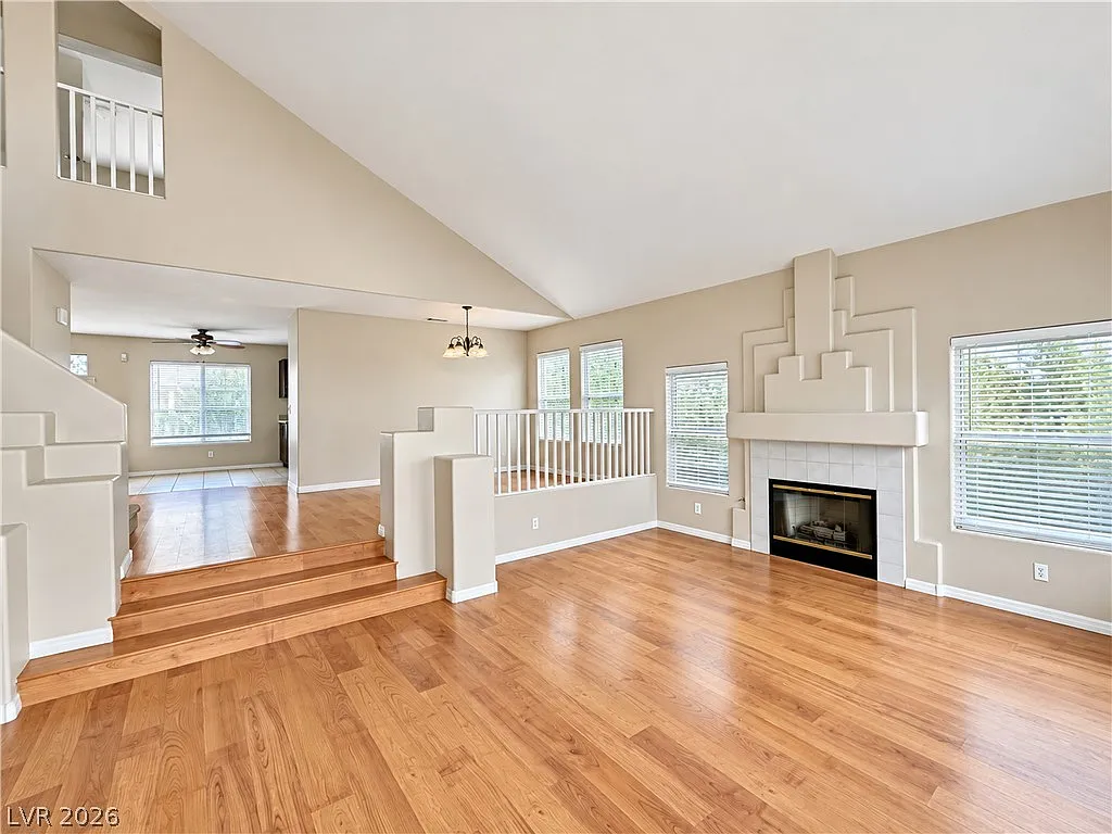 3 bed, 2.0 bath, 2264 sqft, $2,245 — Photo 4