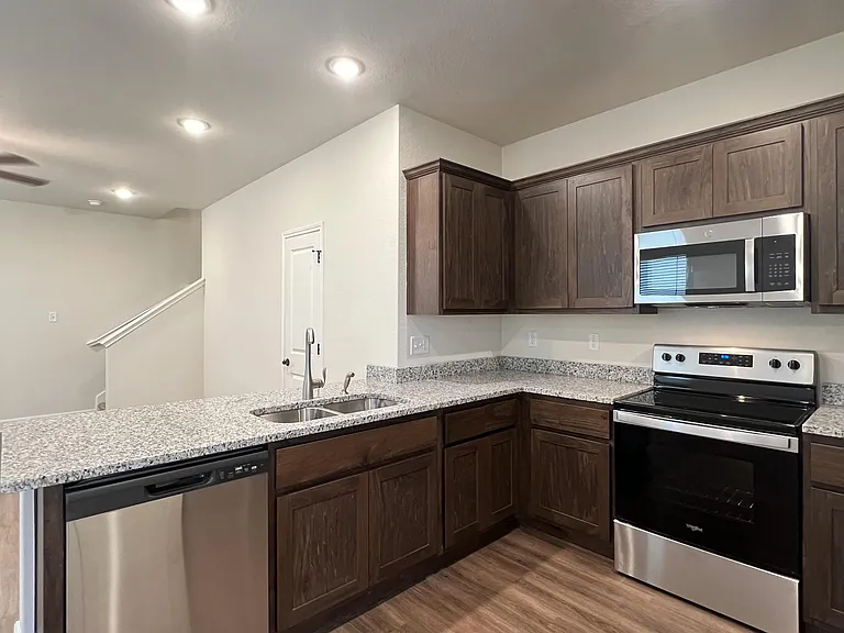 7614 Agave Bnd #101 — Photo 8