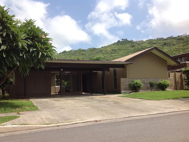 877 Maniniholo St — Photo 1