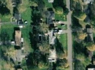 1265 Orchid St, Waterford, MI 48328