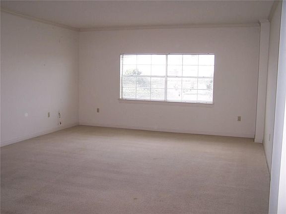 2nd image of 1750 Saint Charles Ave APT 619