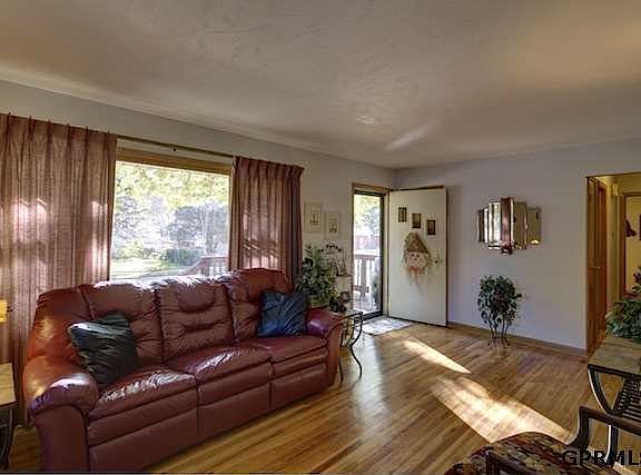 4th image of 5024 S 130th St