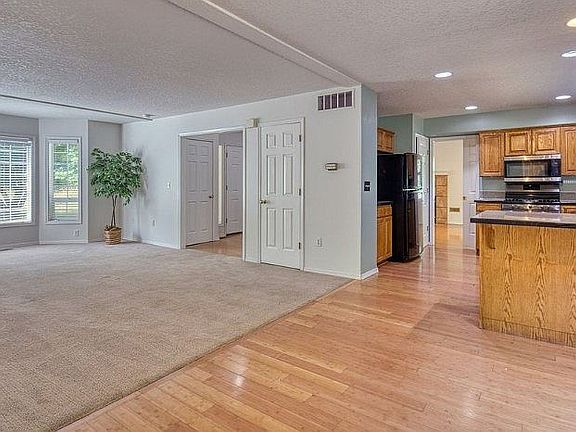 5th image of 15110 NE 72nd Ave