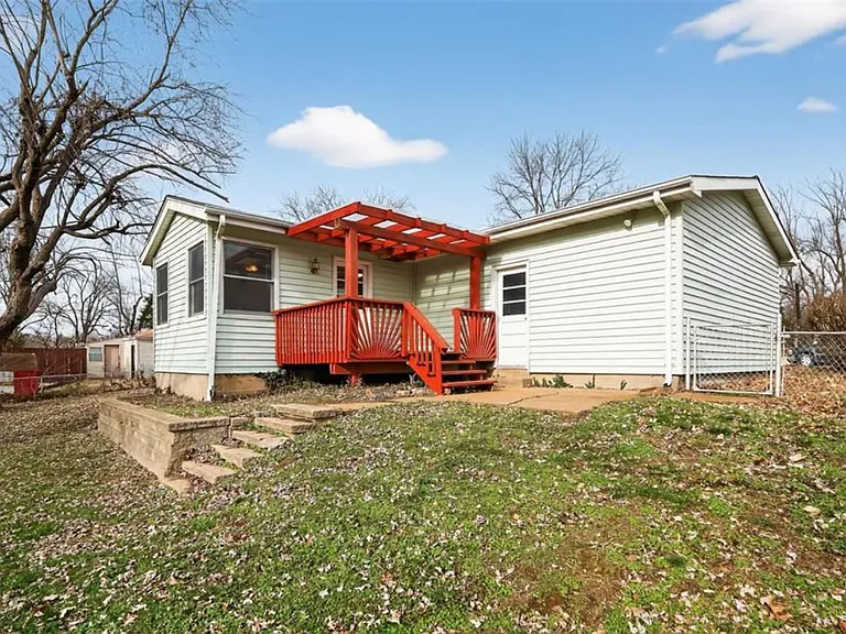 808 Bella Ln — Photo 9