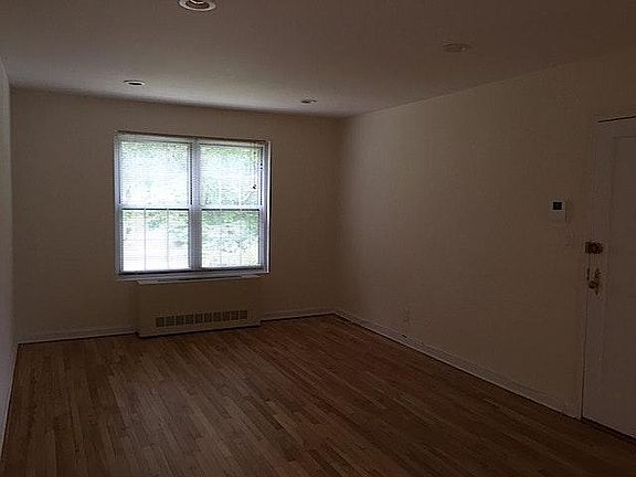3rd image of 316 Main St APT B