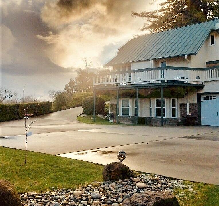 2nd image of 10030 Rodden Rd