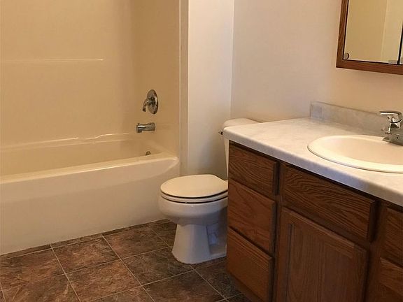 5th image of 416 Saratoga Ave APT 4