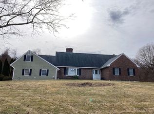 61 Fox Hill Rd, North Andover, MA 01845