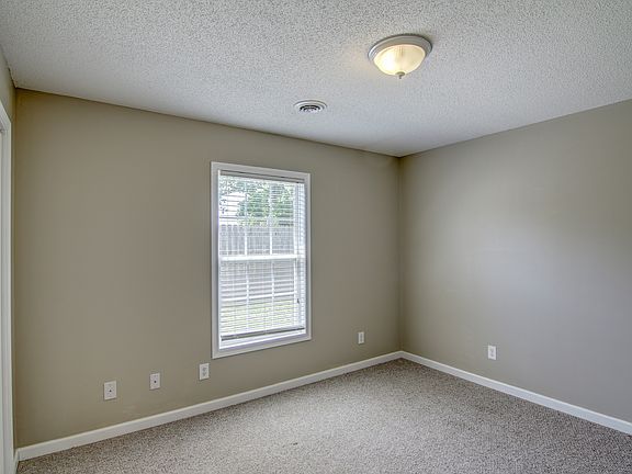 4th image of 228 Forestview Dr #1