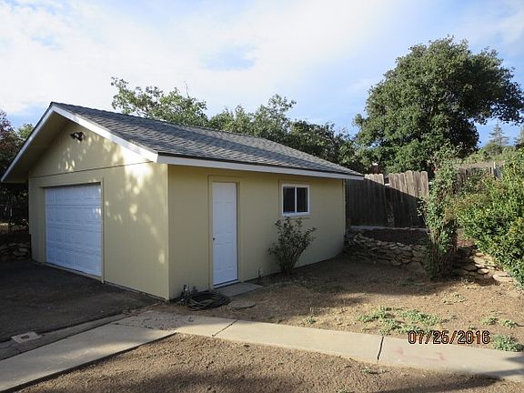 2nd image of 2916 Pine Crest Dr