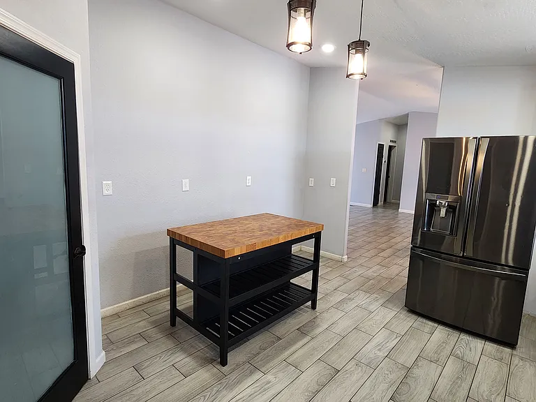 9647 S 30th Dr — Photo 10