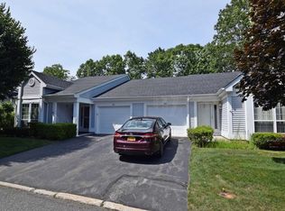 263 Glen Dr, Ridge, NY 11961