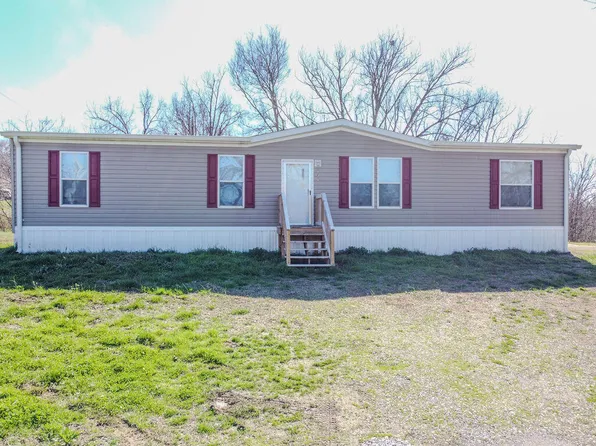 131 County Road 906, Etowah, TN 37331