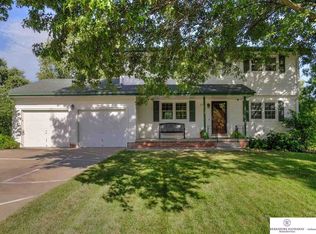 572 S 122nd St, Omaha, NE 68154