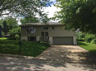 1006 Swanhill Dr, Albert Lea, MN 56007