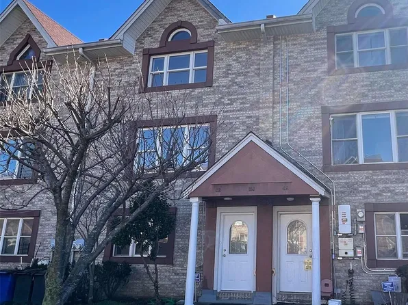 114-48 Dalian Court, College Point, NY 11356