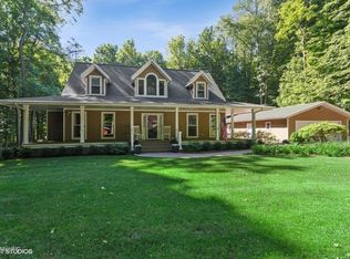 6828 Stickles Rd, Three Oaks, MI 49128