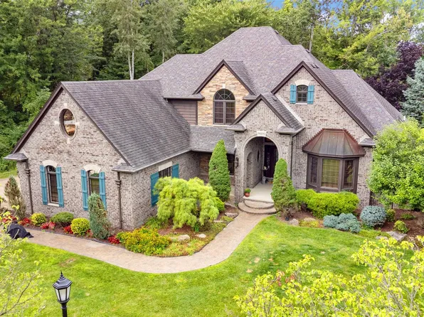 38293 Trillium Pl, Harrison Township, MI 48045
