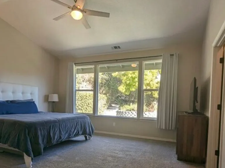 708 Asilo St — Photo 8