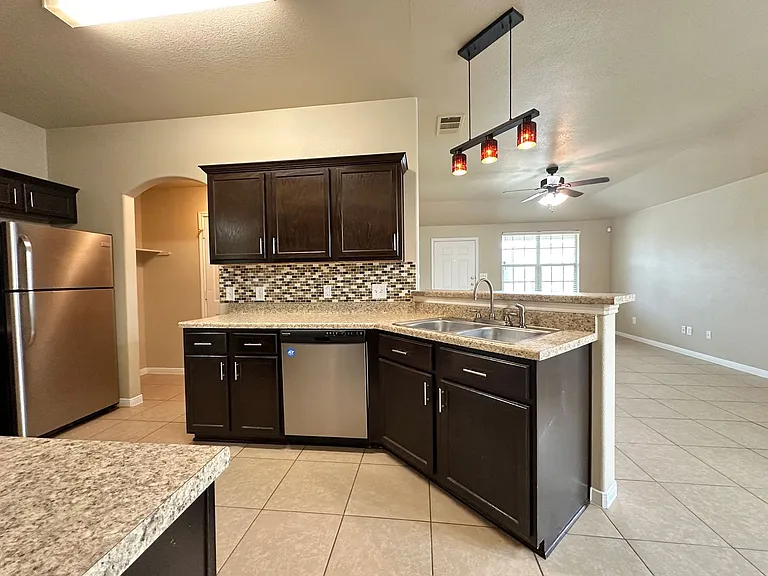 1306 Cavalry Ln — Photo 9